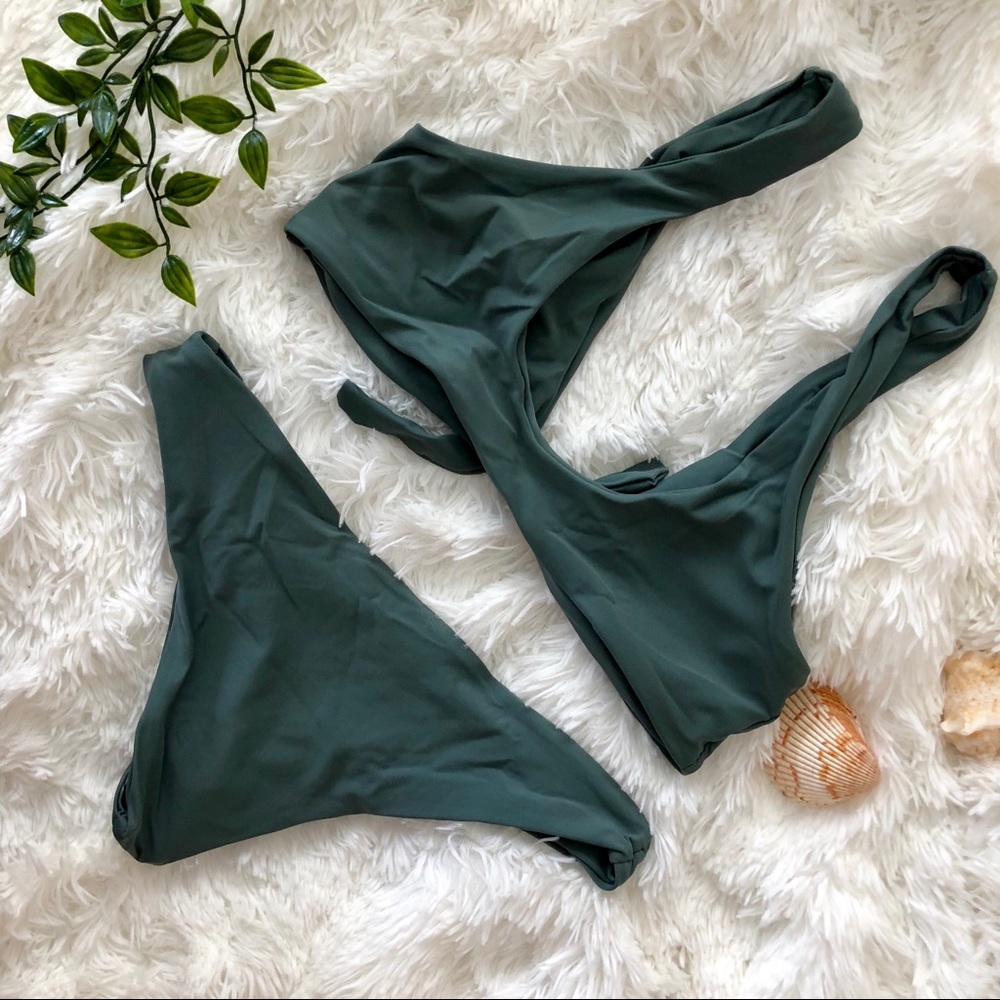 Front tie forest green bikini - Picture 6 of 8